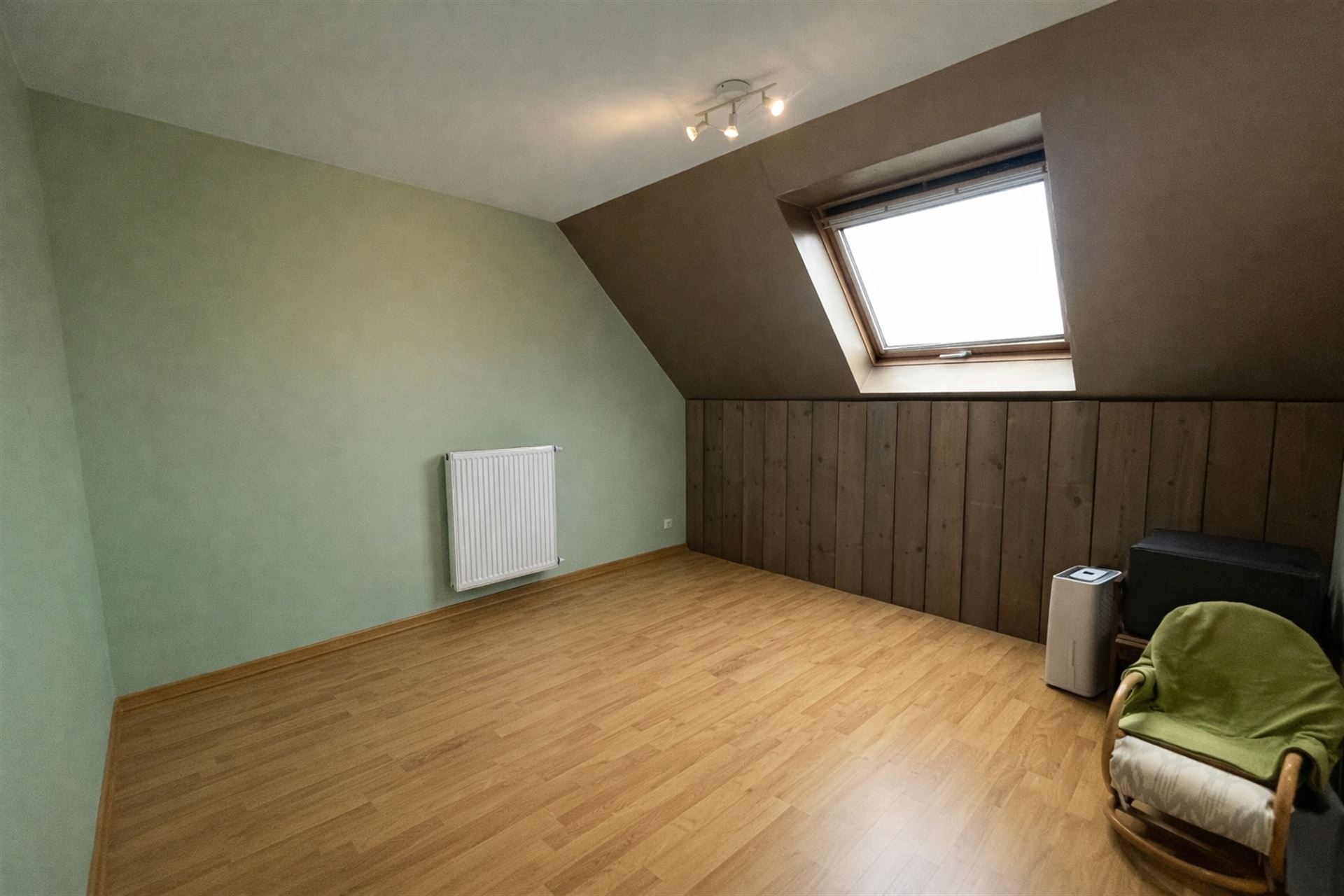 Spacious penthouse with 2 bedrooms and terrace in Mechelen - photo 4
