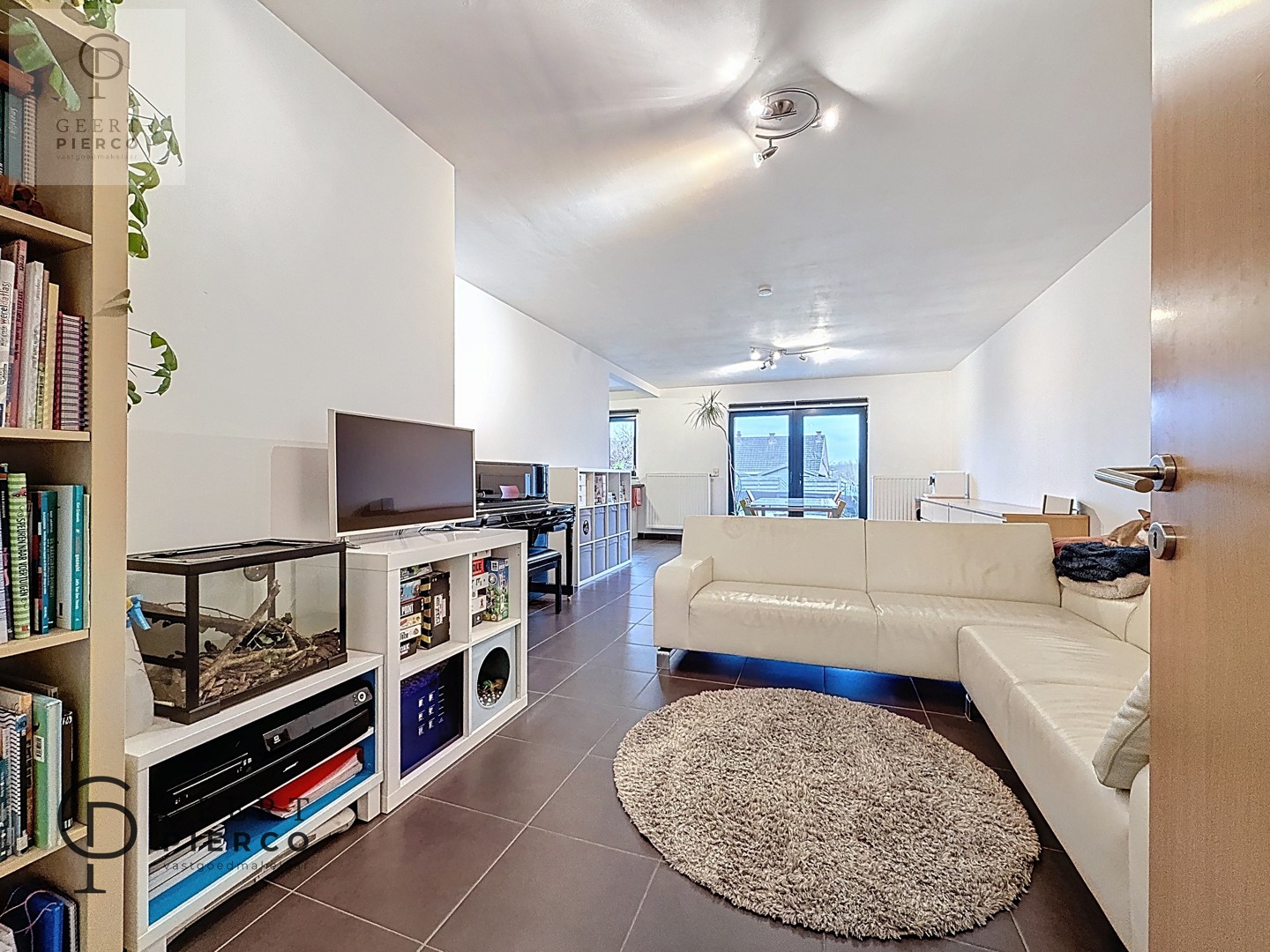 Leuke gezinswoning in exclusieve wijk - foto 3