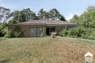Bent u op zoek naar rust, ruimte en comfort op één niveau? Dan is deze gelijkvloerse woning in de groene Fazantendreef te Balen precies wat u...