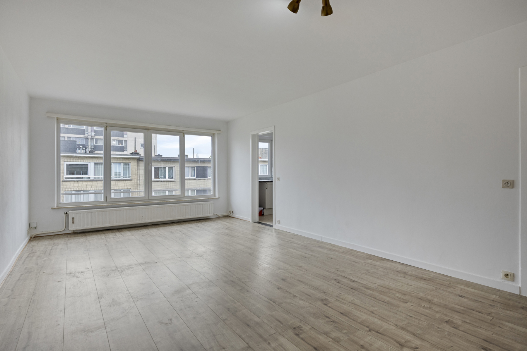 Twee-slaapkamerappartement met balkon en lift. - foto 4