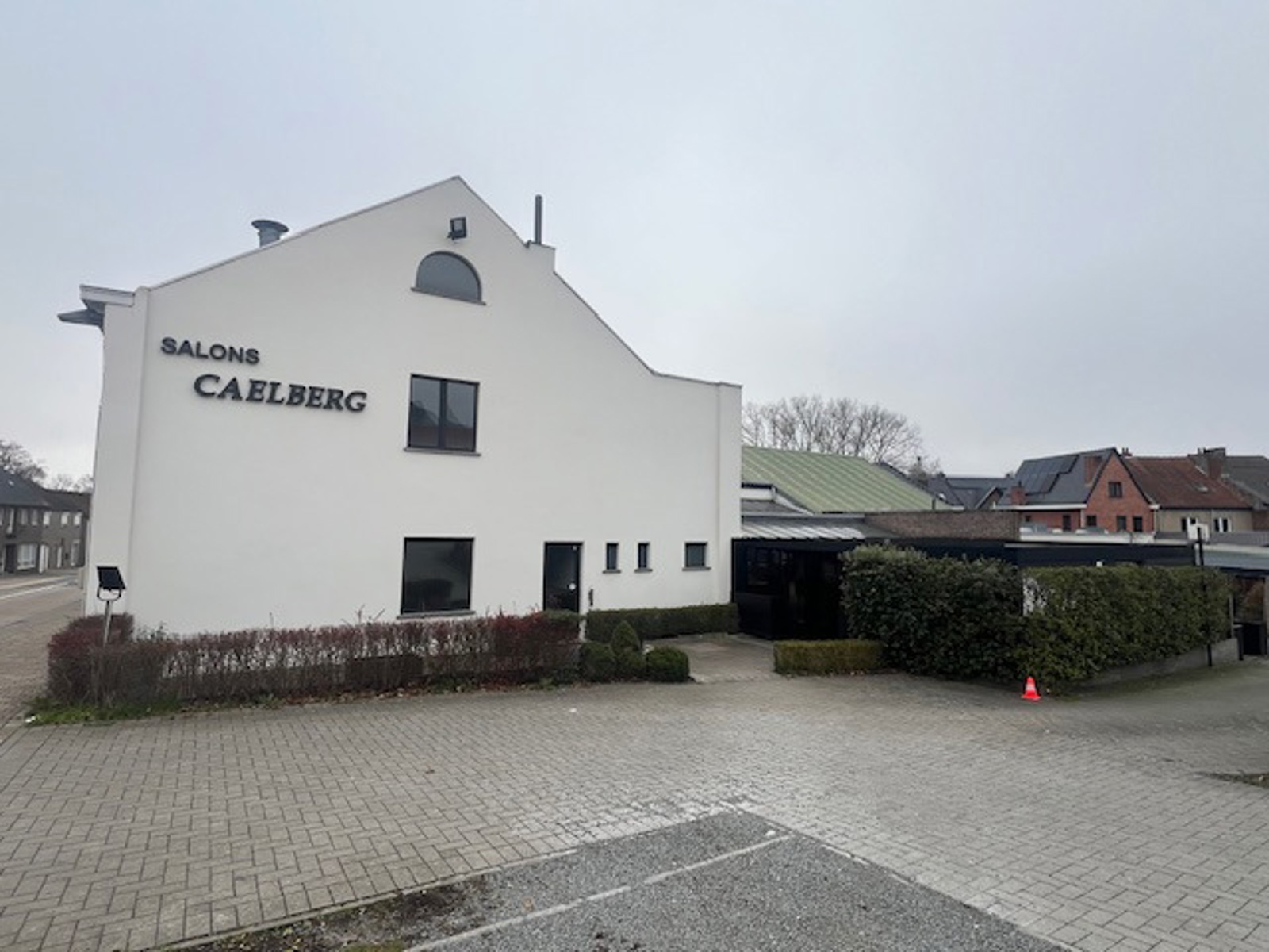 Projectgrond (vroegere feestzaal met woonst en parking) - foto 3