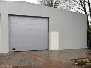 professionele MAGAZIJN - UNIT van 205m² met buitenruimte in Rumst vlak aan A12!!!  nieuw geïsoleerd dak , nieuwe polybetonvloer, nieuw...