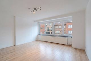 TOP INVESTERING!Dit goed onderhouden appartement van ca. 70 m² is gelegen in het hartje van de Sint-Elisabethwijk in Kortrijk, een uiterst gegeerde...