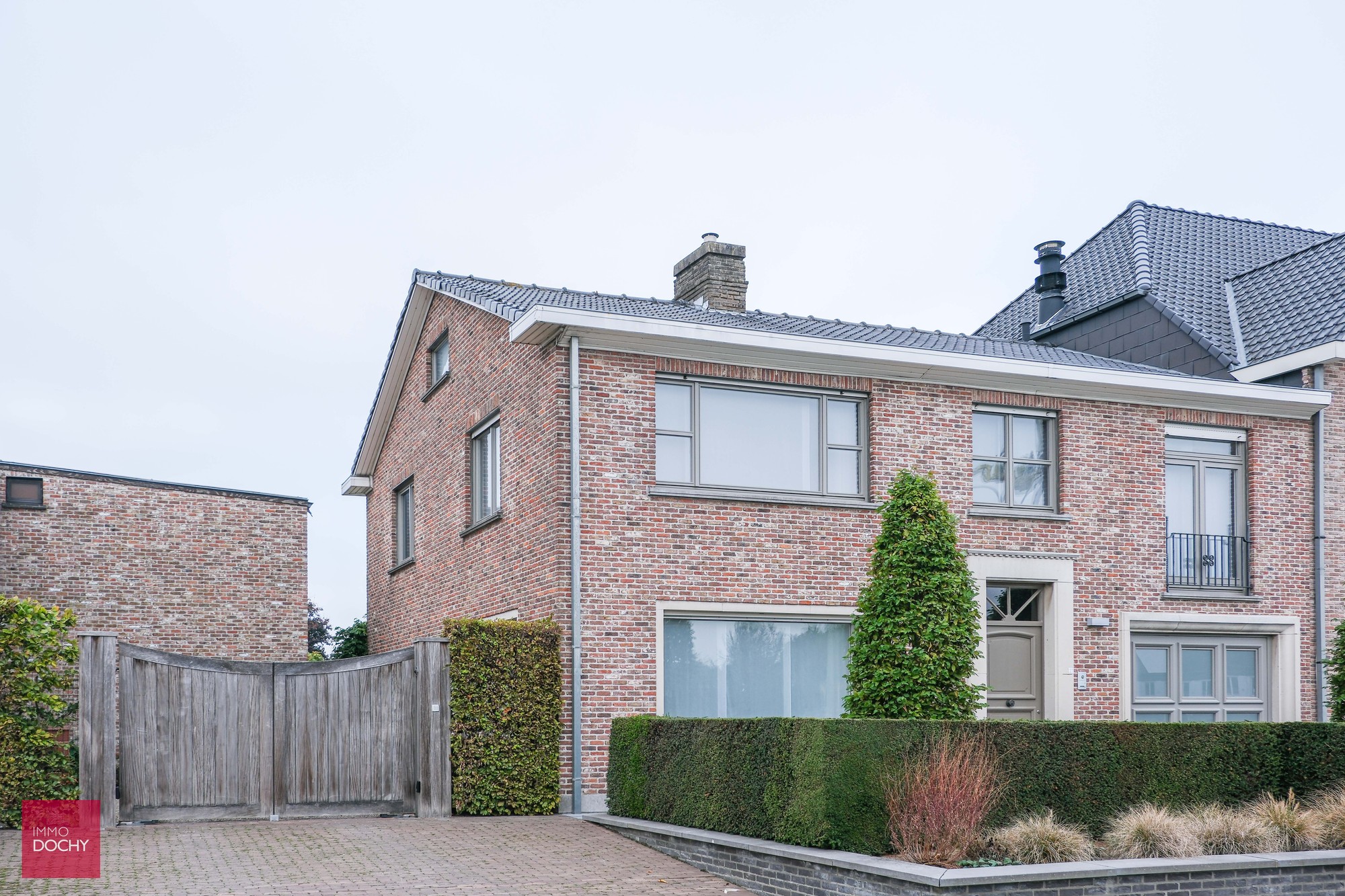 Kwalitatief afgewerkte villa met ruime garage en tuin | Gentsesteenweg - foto 2