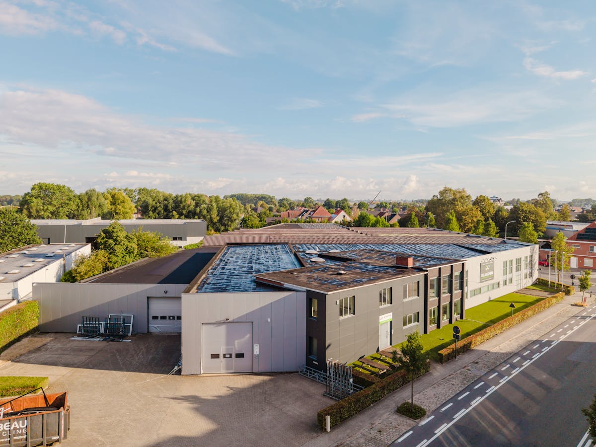 Bâtiment commercial d'une superficie d'environ 4 550 m² à Meulebeke-Tielt - photo 4