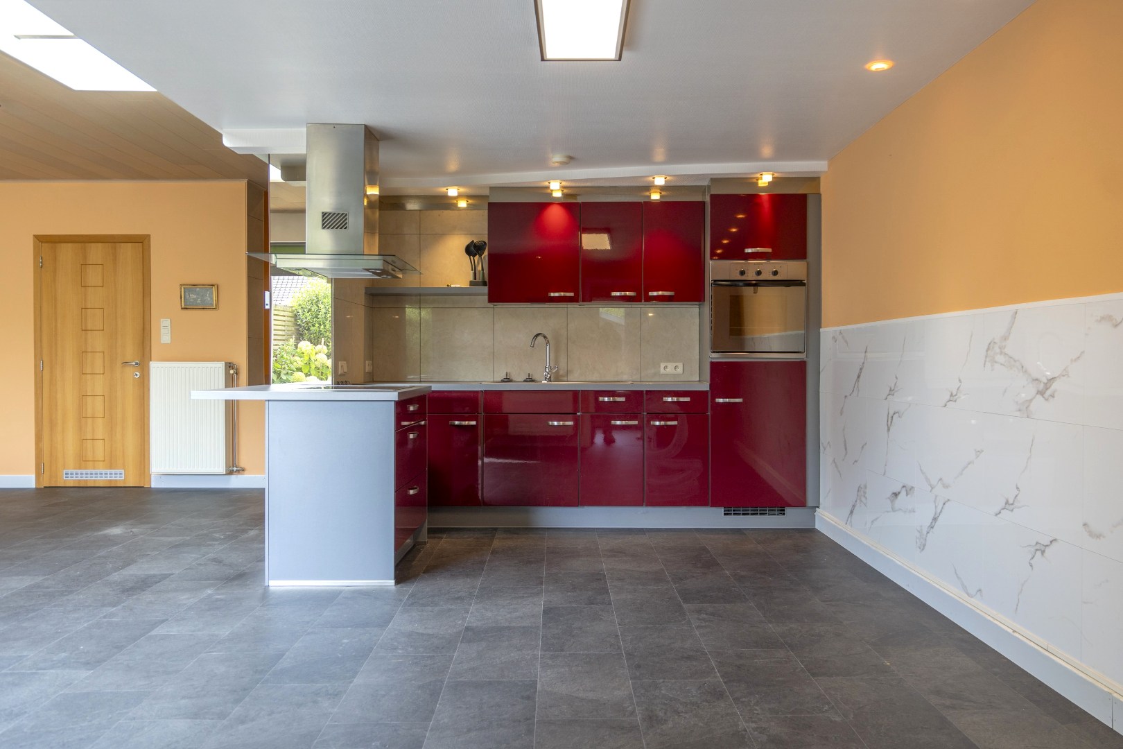 Gelijkvloers app. met tuintje - foto 3