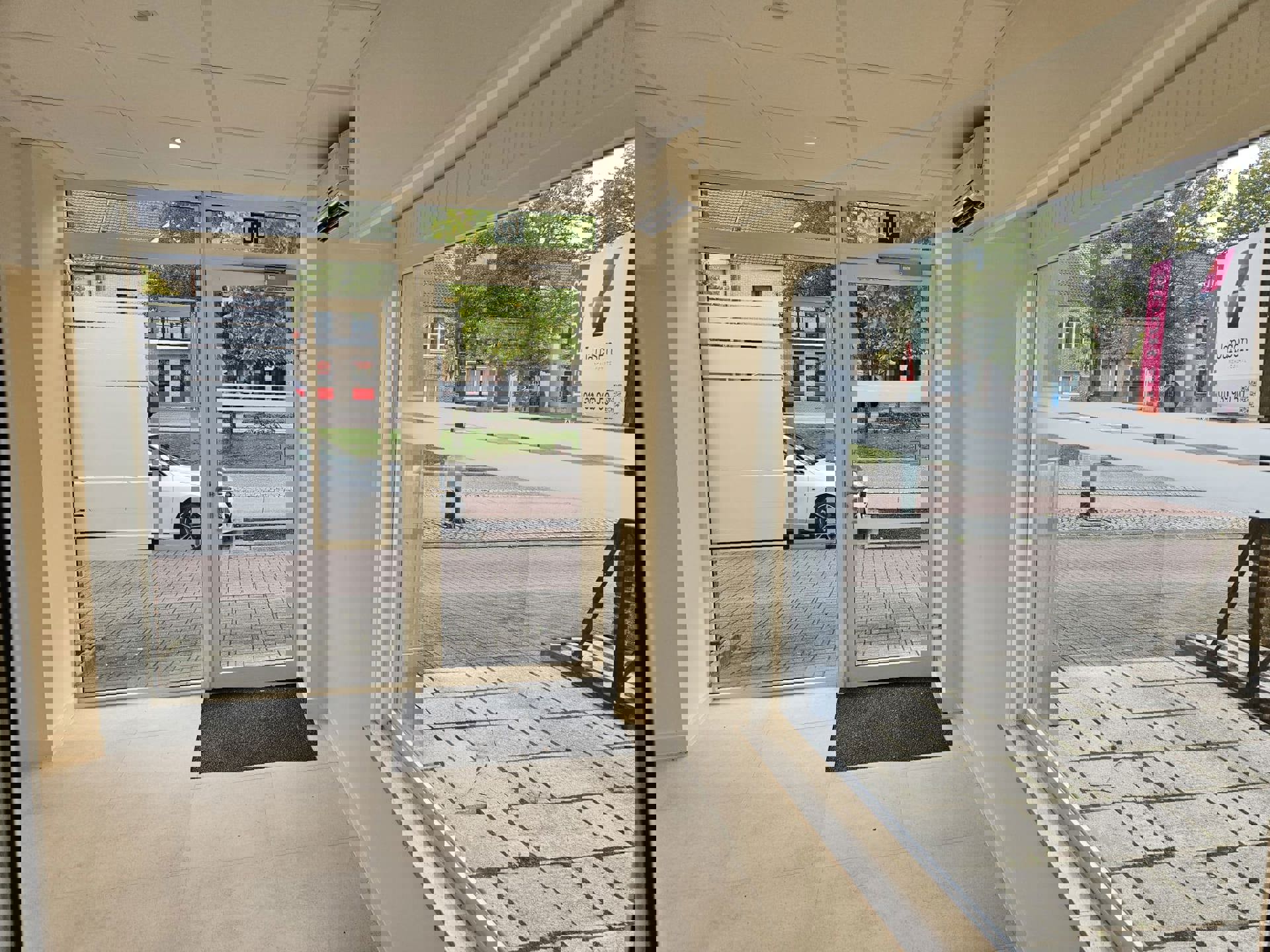 TE  HUUR in Meeuwen: kantoor/commerciële ruimte - foto 5