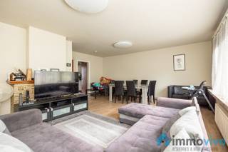 Dit ruime appartement van circa 95 m² ligt in een rustige, prettige omgeving in Sint-Niklaas. Met twee slaapkamers en een badkamer biedt deze...