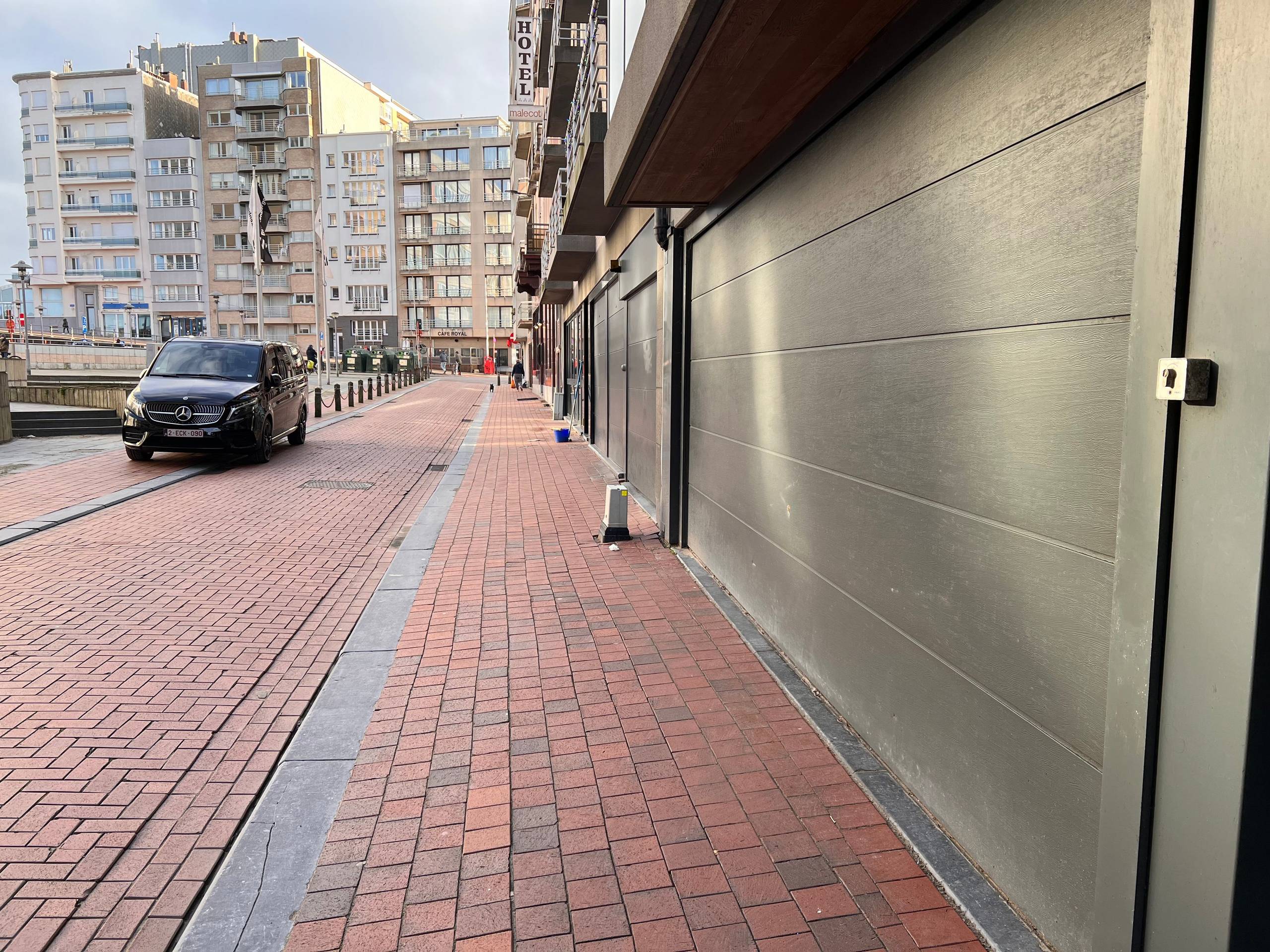 Motorstaanplaats op centrale ligging te Blankenberge - foto 3