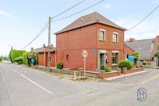 Goed gelegen TOFFE WONING met 3 slaapkamers, GARAGE en TUIN. INDELING: inkom en traphal, keuken met eetplaats, RUIME woonkamer,...