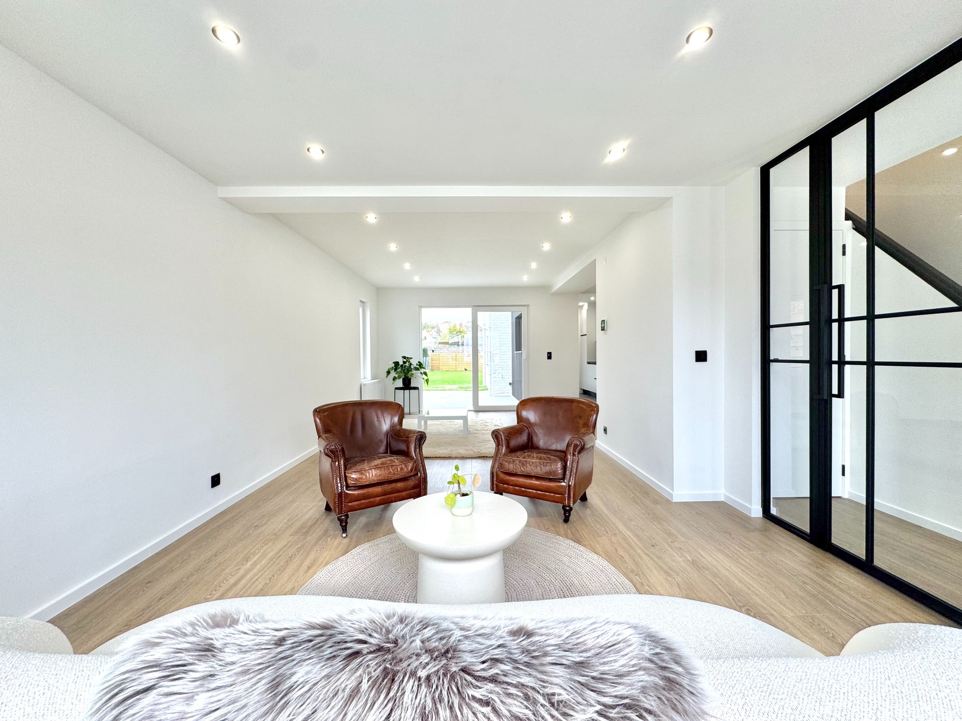 TIJDLOOS GERENOVEERDE HALFOPEN WONING OP 370 m² - foto 4