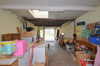 Magazijn te huur aan de vaart in Mechelen.Gemakkelijk laden en lossen aangezien er een parkeerplaats voor de garage is.Toegang is mogelijk via een...