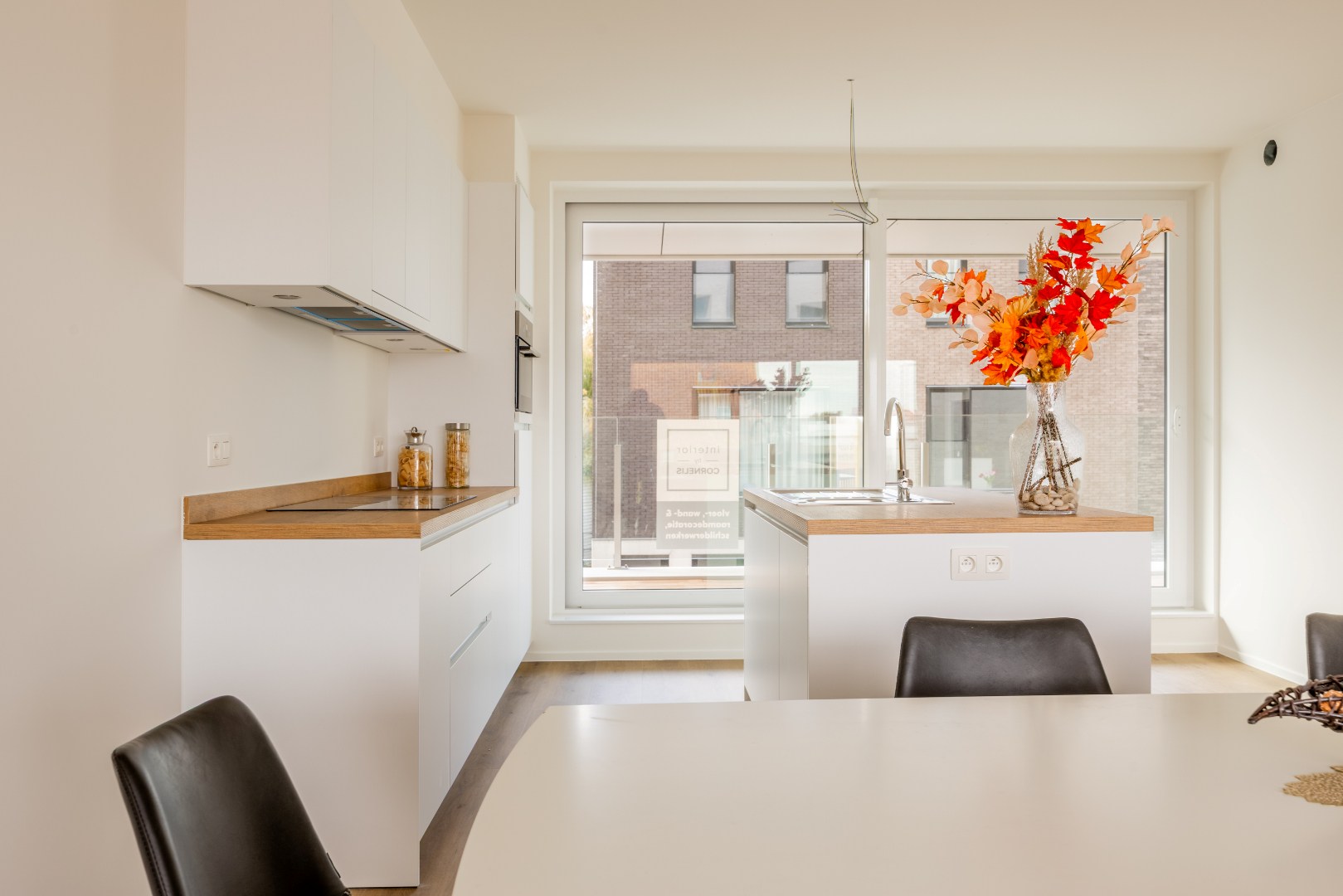 Spacious and energy-efficient new build residence with 3 bedrooms and south-facing garden. - photo 1