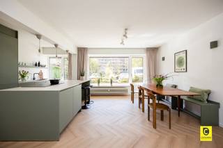 Fruithoflaan 108 - Gerenoveerd gelijkvloers met 3 slaapkamers en twee zonnige terrassenWie droomt van een instapklaar appartement waar ruimte, licht...