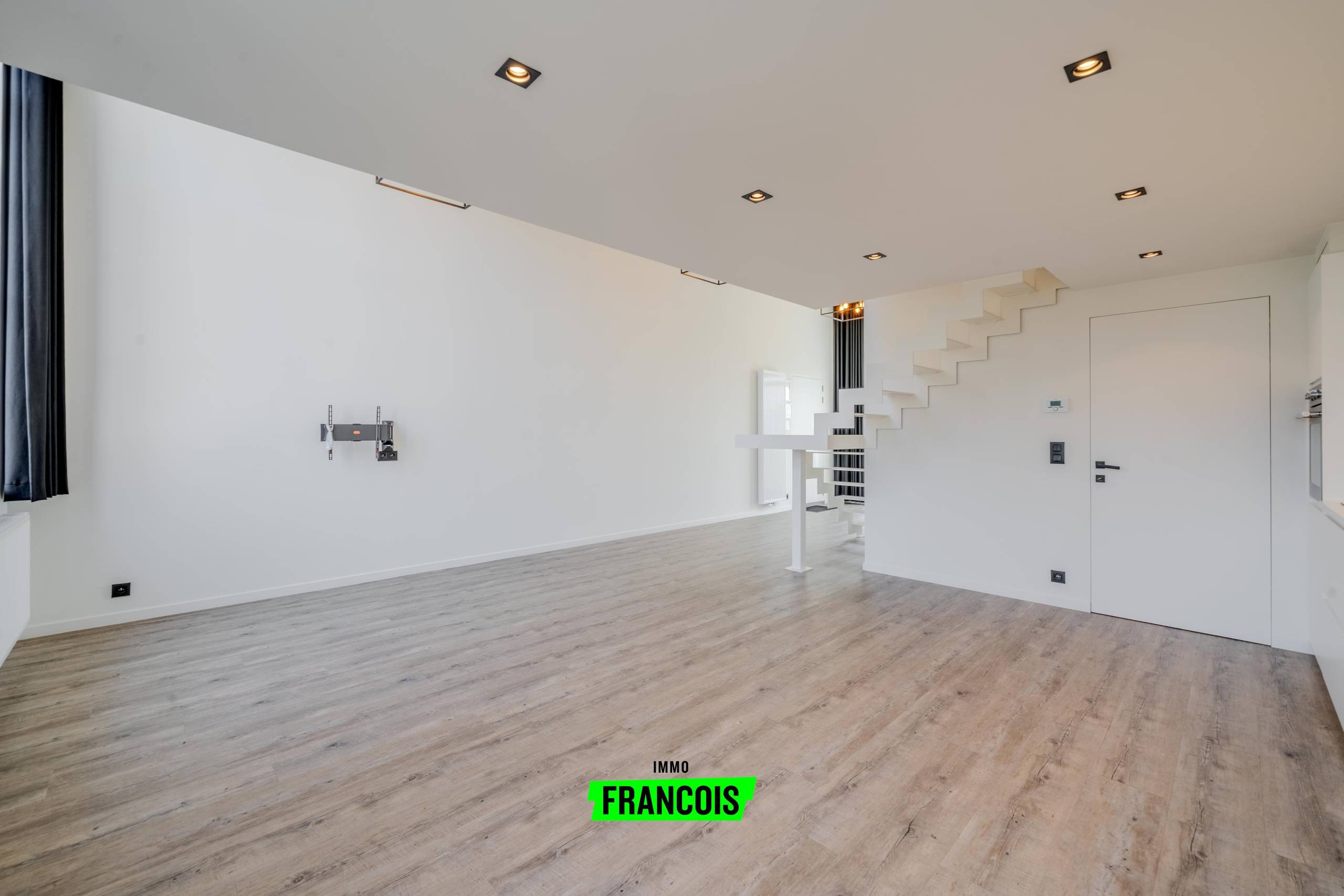 Duplex appartement te koop in centrum Diksmuide met terras en 2 slaapkamers! - foto 4