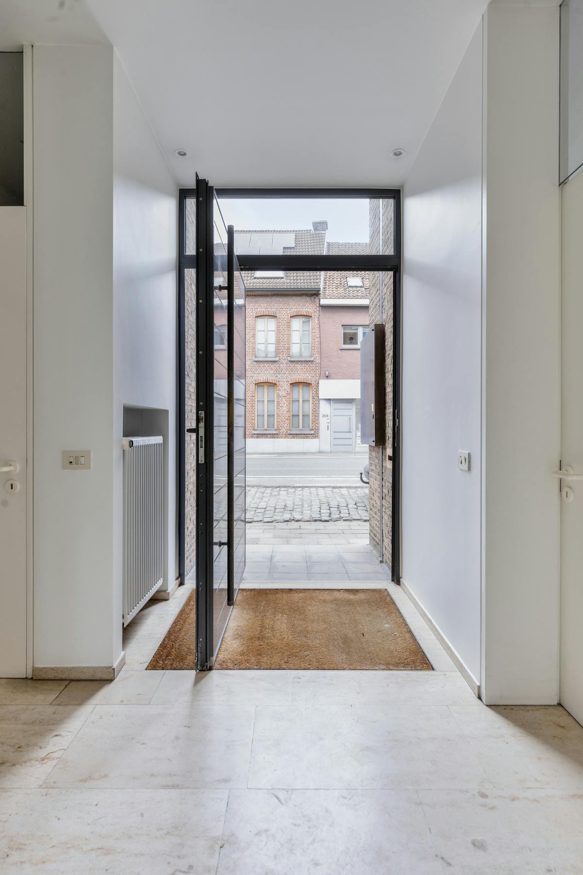 Half open house with nice garden in Bissegem - photo 4