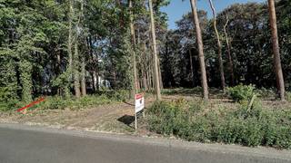 Gunstig en rustig gelegen perceel bouwgrond met een oppervlakte van 6a53ca. Gelegen vlakbij het centrum van Haacht.Zuid-oost...