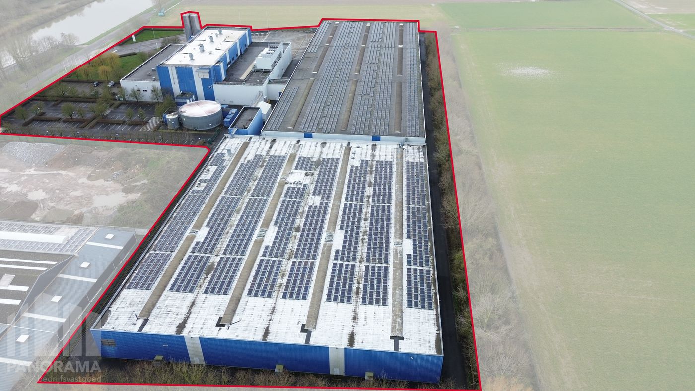 Industriële site met een perceelsoppervlakte van 46.746 m² - foto 4