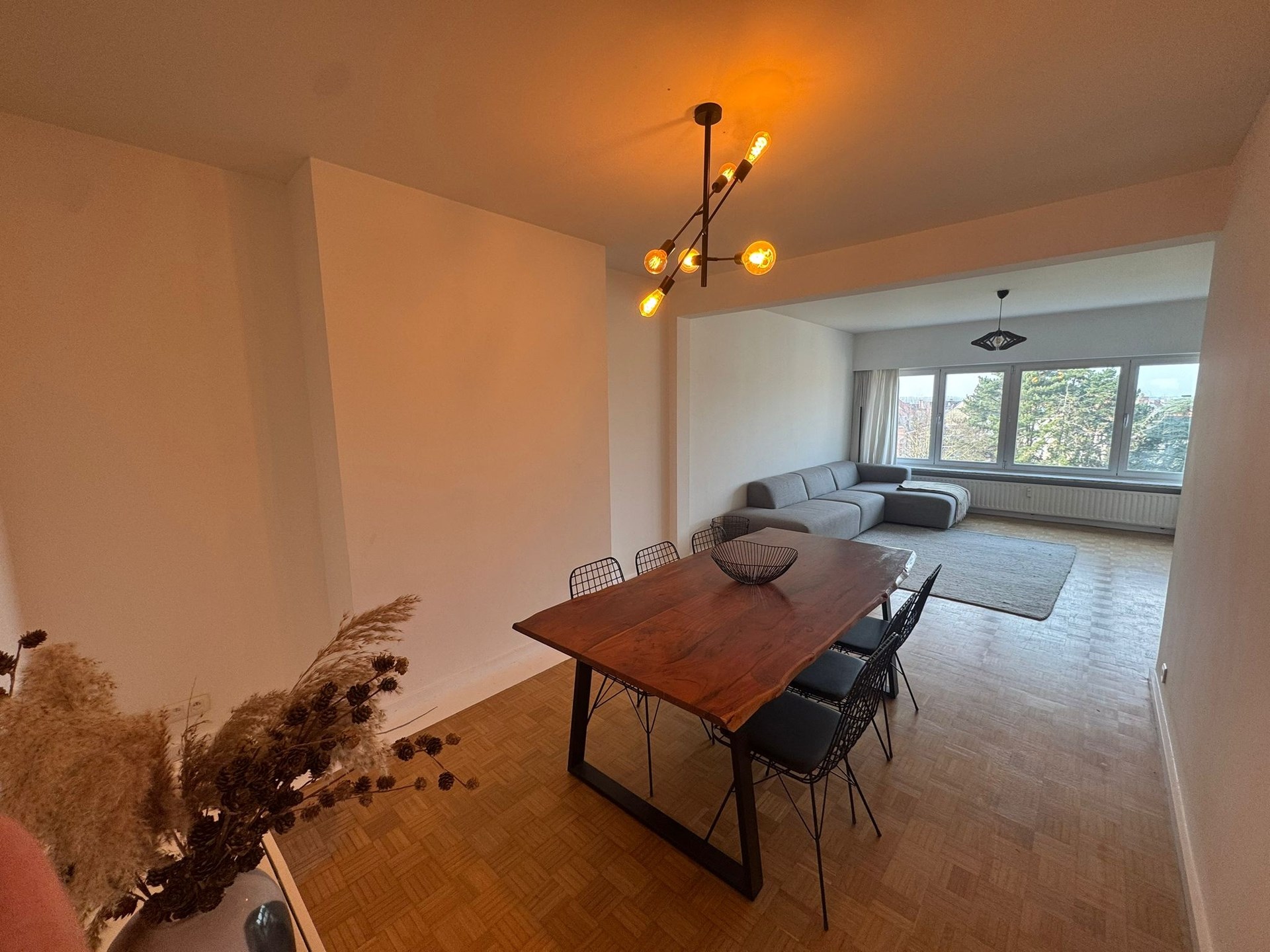 Bemeubeld appartement met 2 slaapkamers en garage - foto 4