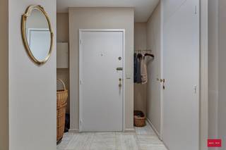 Ruim appartement van 129 m2 op de derder verdieping in een rustige residentie aan het groene stadspleintje in de Driezenstraat. Bestaande uit...