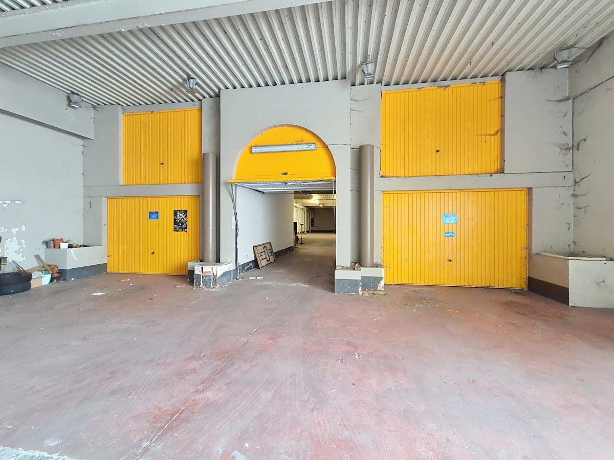 Ruim magazijn (ca. 573 m²) vlakbij de R4 en R40 te Gent - foto 4