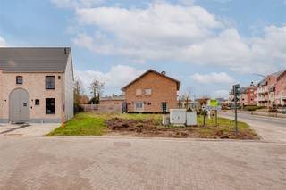 Vlakbij het centrum ligt deze bouwgrond aan de Norbertijnerlei in Duffel. De ligging is rustig en residentieel, met een vlotte verbinding...
