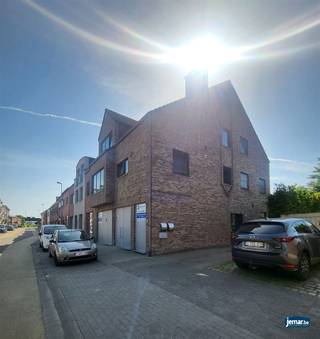  Ruim duplex appartement met 3 slaapkamers, 2 badkamers en groot terras – vlak bij het centrum Ontdek dit ruime en praktisch ingedeelde duplex...