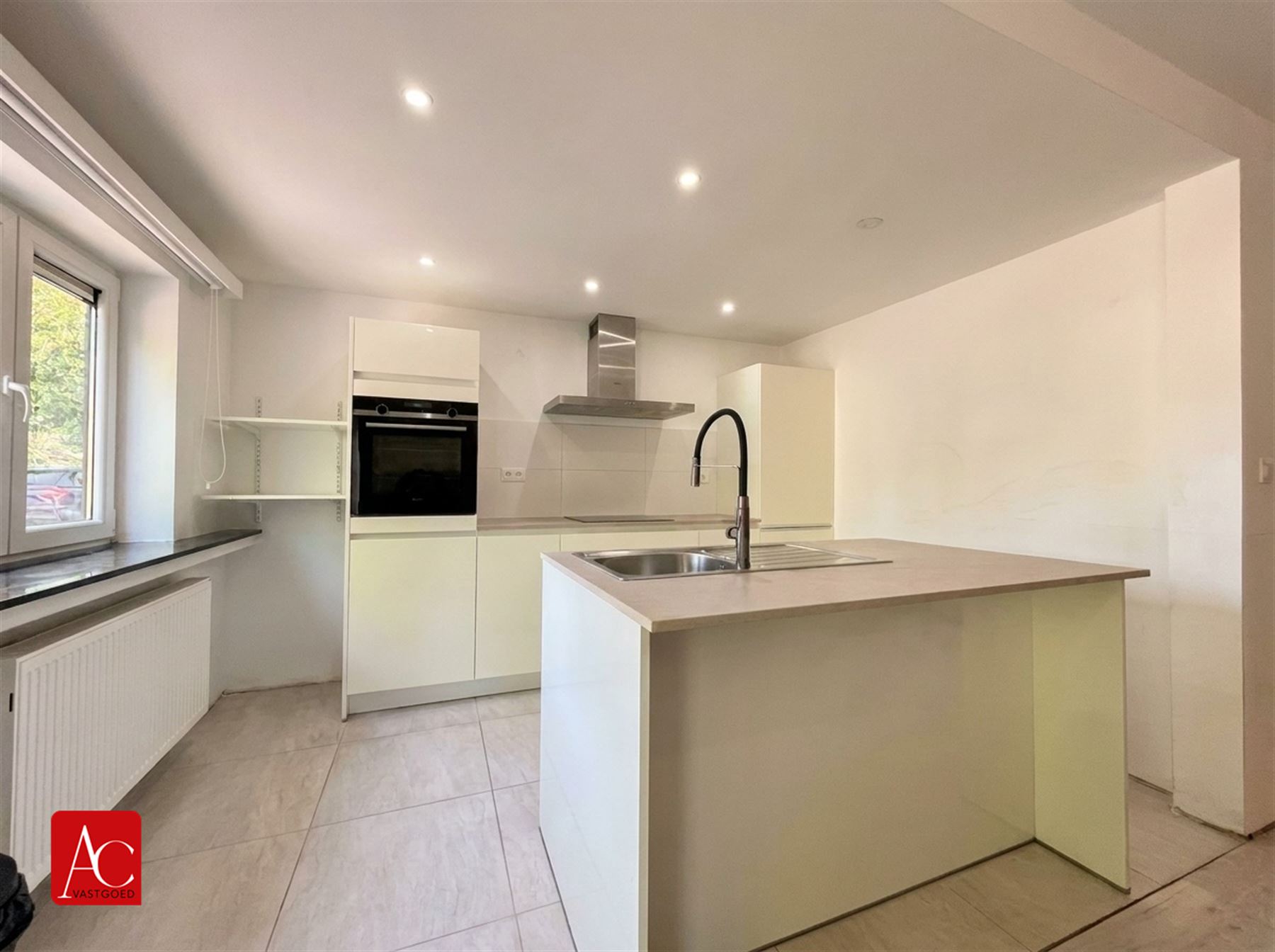 Apartment for sale in Sint-Niklaas with 2 bedrooms - photo 5