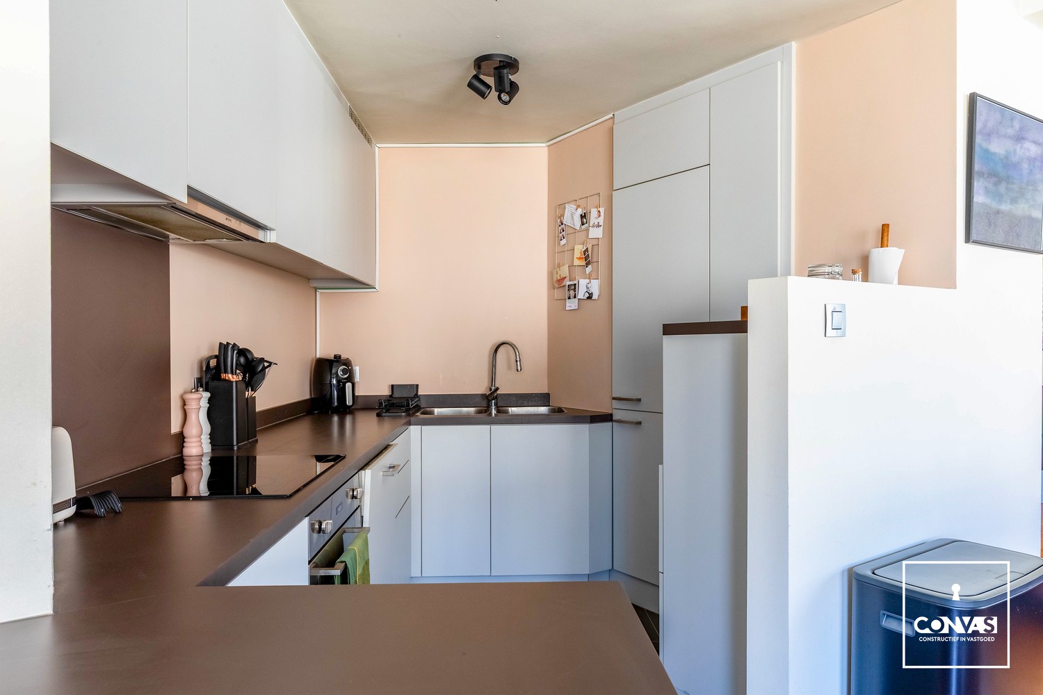 Lichtrijk en charmant twee-slaapkamerappartement met terras - foto 4