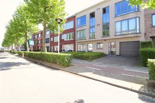 Wonen tussen groene parken en tevens dichtbij invalswegen? Wij presenteren dit 2 slaapkamer appartement te Borsbeek. Gelegen in een aangename buurt...