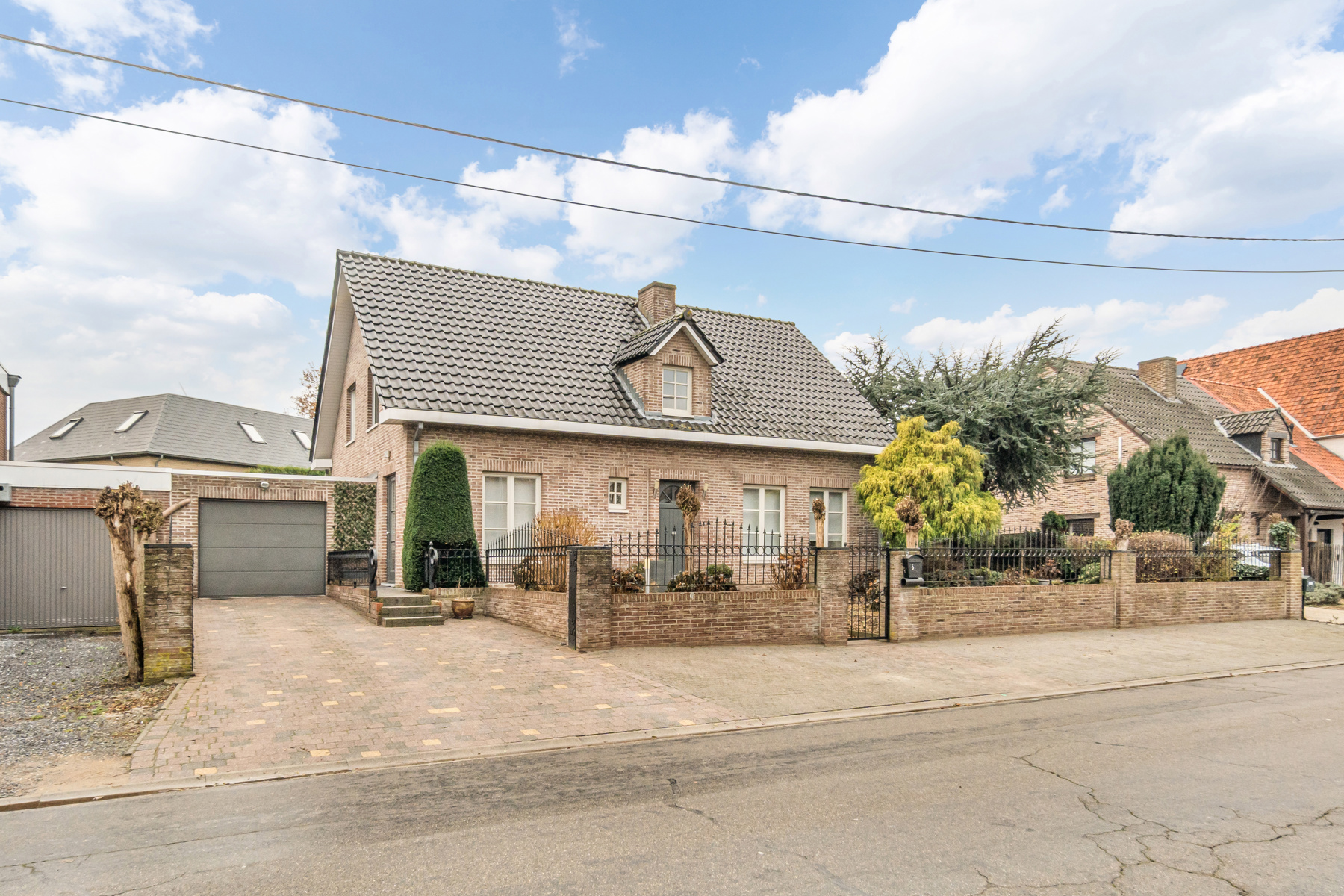 Huis te koop in Genk met 3 slaapkamers - foto 1