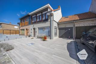 In de aangename en rustige Tuinwijkstraat bevindt zich deze instapklare gezinswoning met een bewoonbare oppervlakte van ca. 150 m², gelegen op...