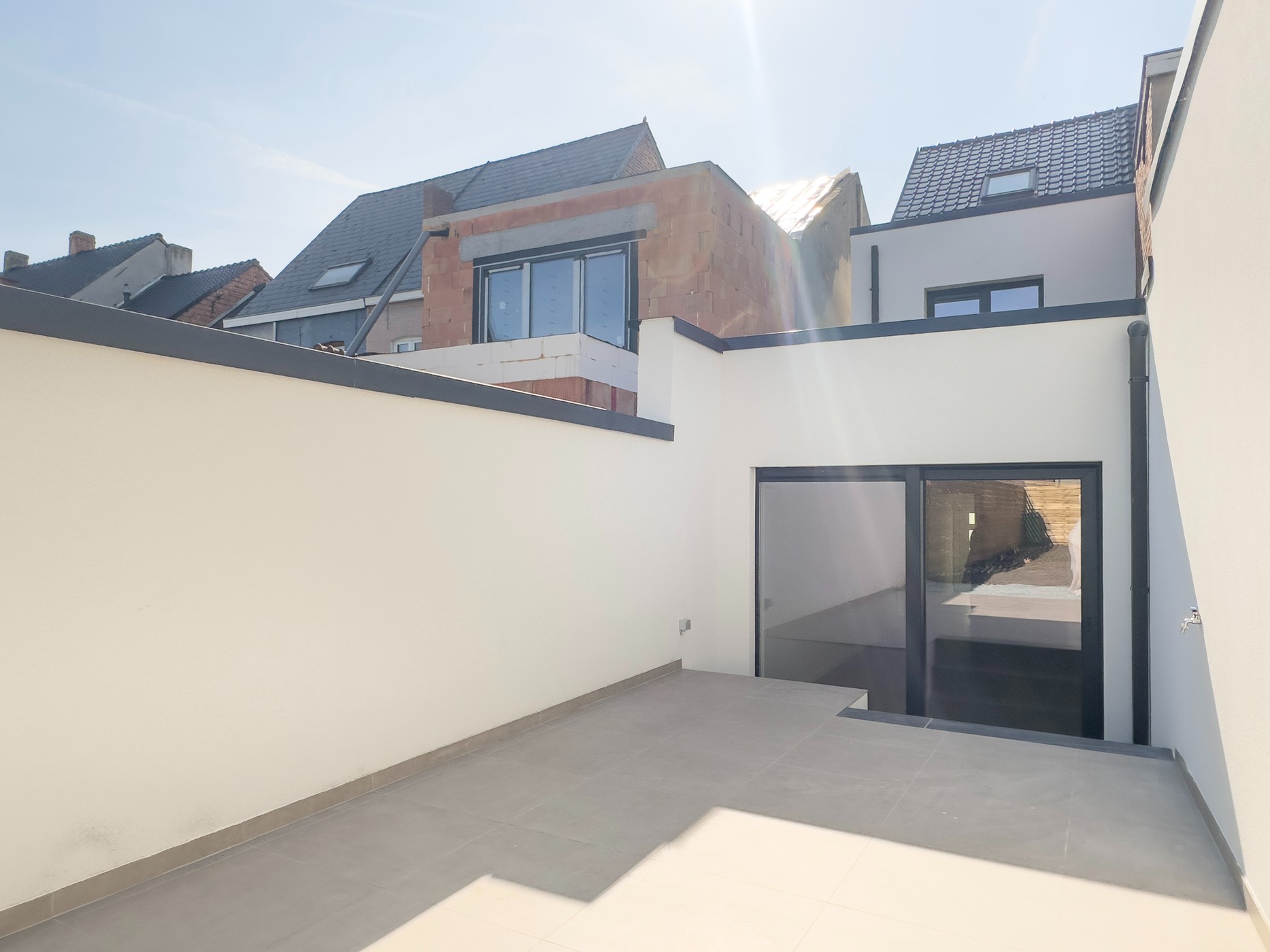 Instapklare woning met tuin op toplocatie te Wetteren! - foto 1