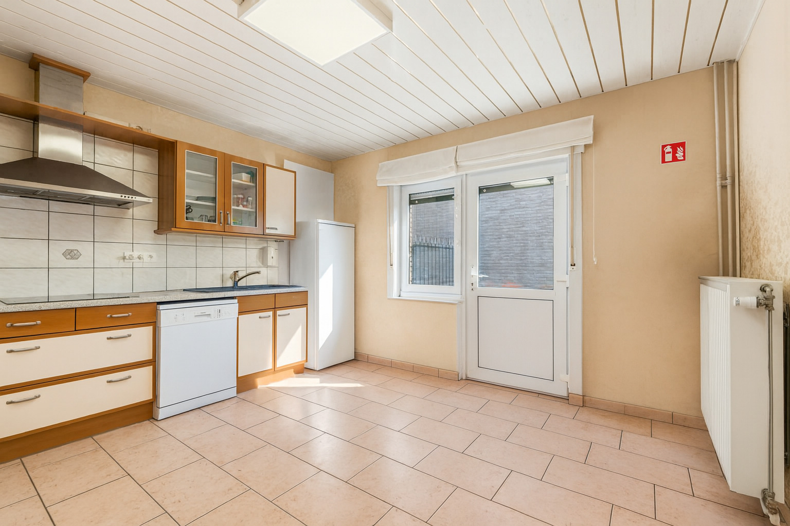Zeer ruime, instapklare woning met 6 slk. te Peer - foto 5