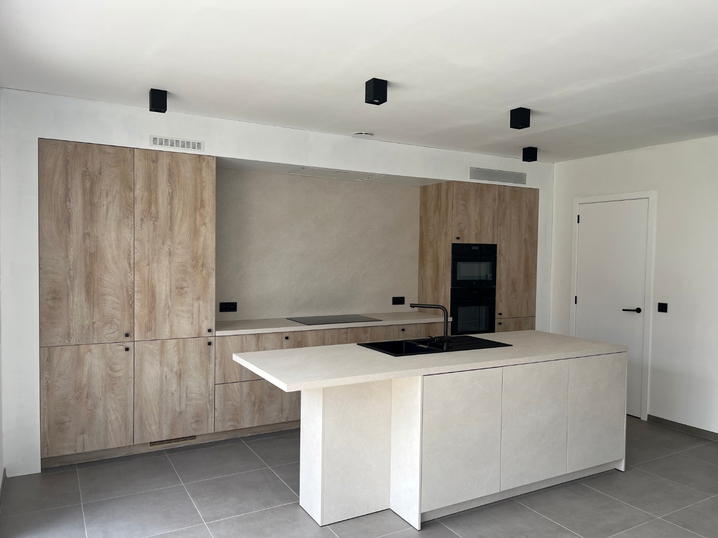Nieuwbouwwoning in landelijke hoevestijl - foto 5