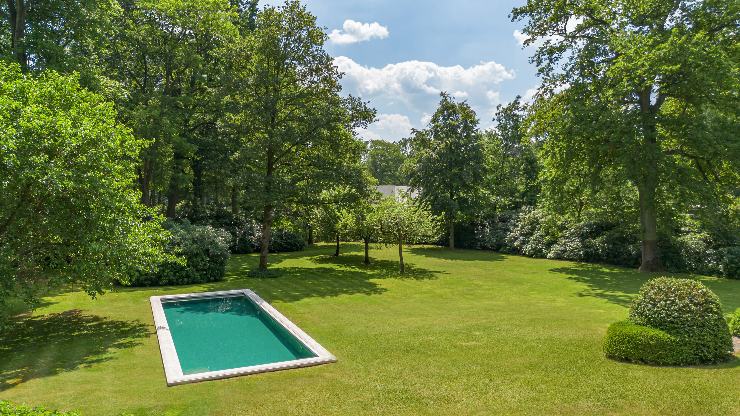 House for sale in Brasschaat with 6 bedrooms - photo 2