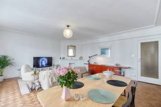 Ontdek dit stijlvolle appartement op de vierde verdieping van Residentie Majestic met zijdelings zeezicht en pal in het centrum. Het appartement...