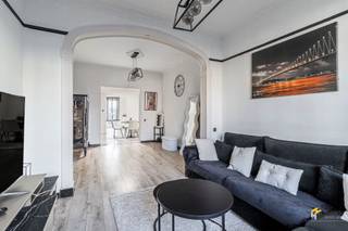 Instapklare woning (129 m²) met 3 slaapkamers en zuid-georiënteerde tuin (90 m²) in Wilrijk. De centrale ligging vlakbij het Valaarpark maakt dat het...