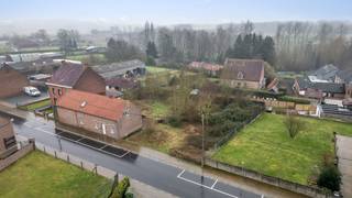 <p>Voor meer informatie of een bezoek, bel 02 884 23 23.</p>
<p>Op een rustige ligging in Waarbeke (Geraardsbergen) bevindt zich deze bouwgrond voor <strong>open bebouwing</strong> met een <strong>straatbreedte van 13.62m</strong>. De oppervlakte van het perceel bedraagt <strong>4are 30ca.</strong></p>
<p>Toegestane <strong>bouwbreedte </strong>bedraagt max. <strong>8m</strong>. De maximale <strong>kroonlijsthoogte </strong>bedraagt <strong>6m</strong> bij afwerking met een <strong>hellend dak </strong>of <strong>6.5m </strong>met afwerking <strong>plat dak</strong>.</p>
<p>Winkels, scholen en openbaar vervoer bevinden zich in de nabijheid. Interesse in deze mooie bouwgrond? Neem dan snel contact op met ons om het dossier in te kijken op kantoor!</p>