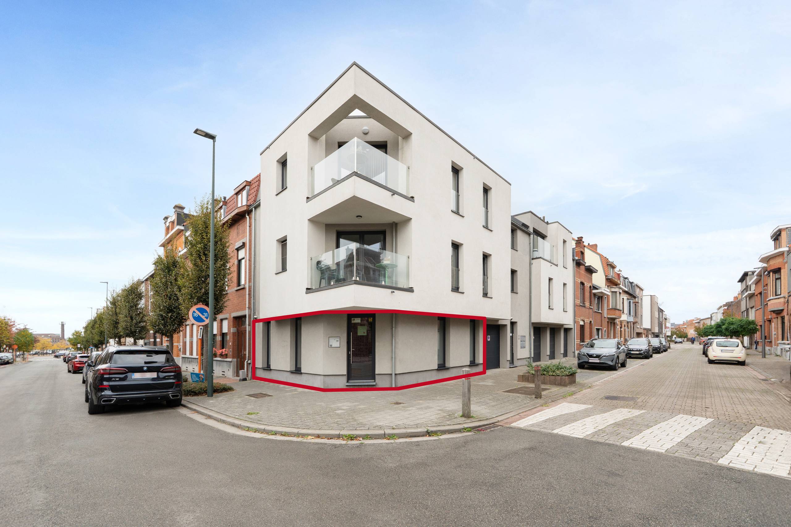 Instapklaar gelijkvloers handelspand te koop in Zaventem - foto 1