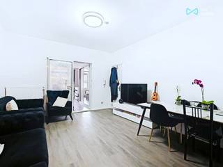 📞 Information & viewings: 02 315 77 22 or maxime.l@weinvest.beWe Invest is offering this apartment for sale exclusively, ideally located on Chaussée...