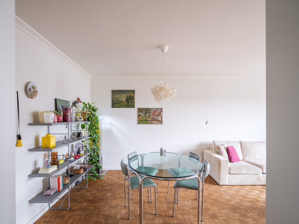 Vintage sixties 2-slaapkamerappartement met terras in Ledeberg, waar sfeer en esthetiek mooi bewaard zijn gebleven. - foto 4