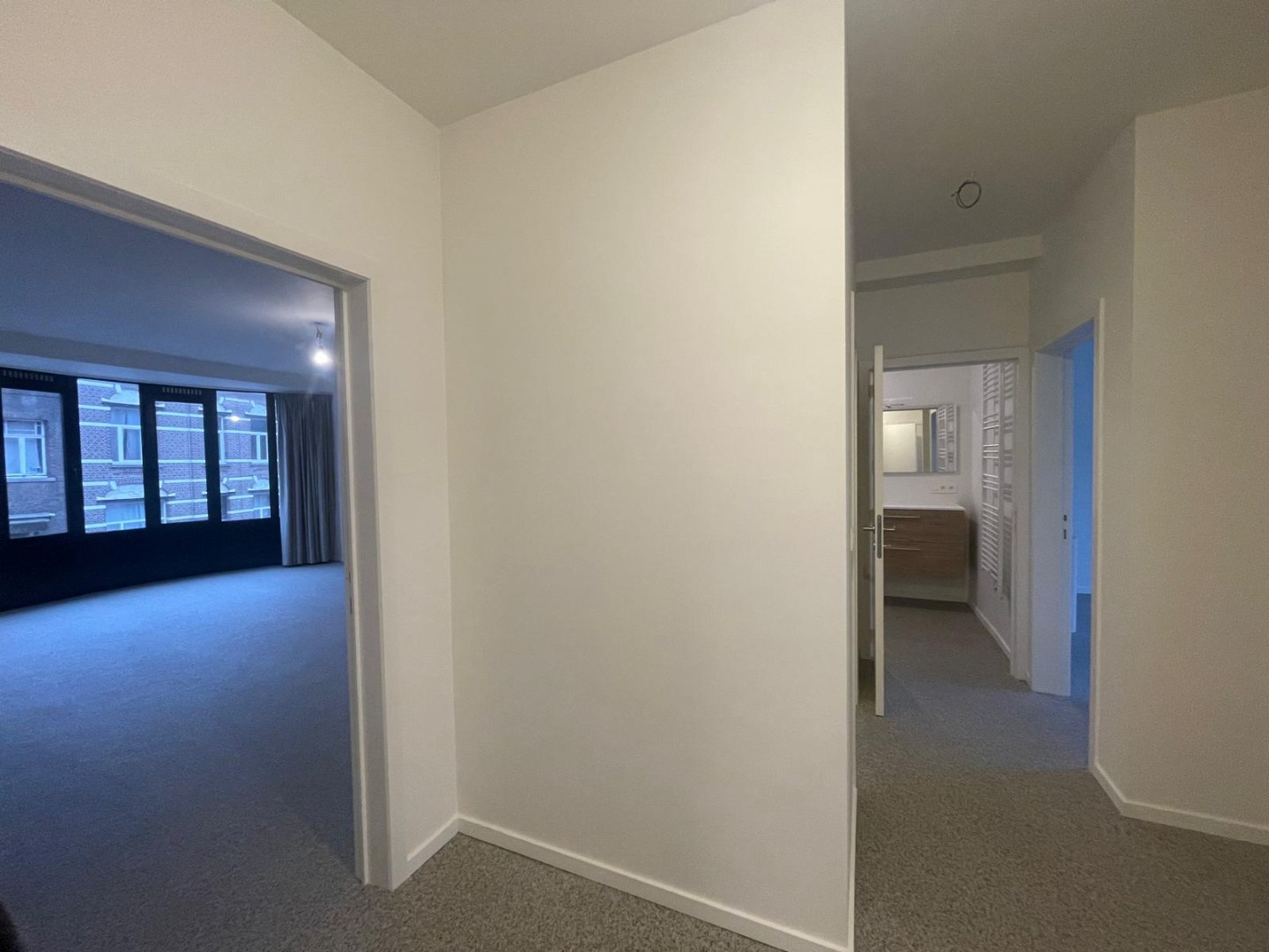 Ruim, energiezuinig appartement met 2 slaapkamers, in het centrum van Geel! - foto 2