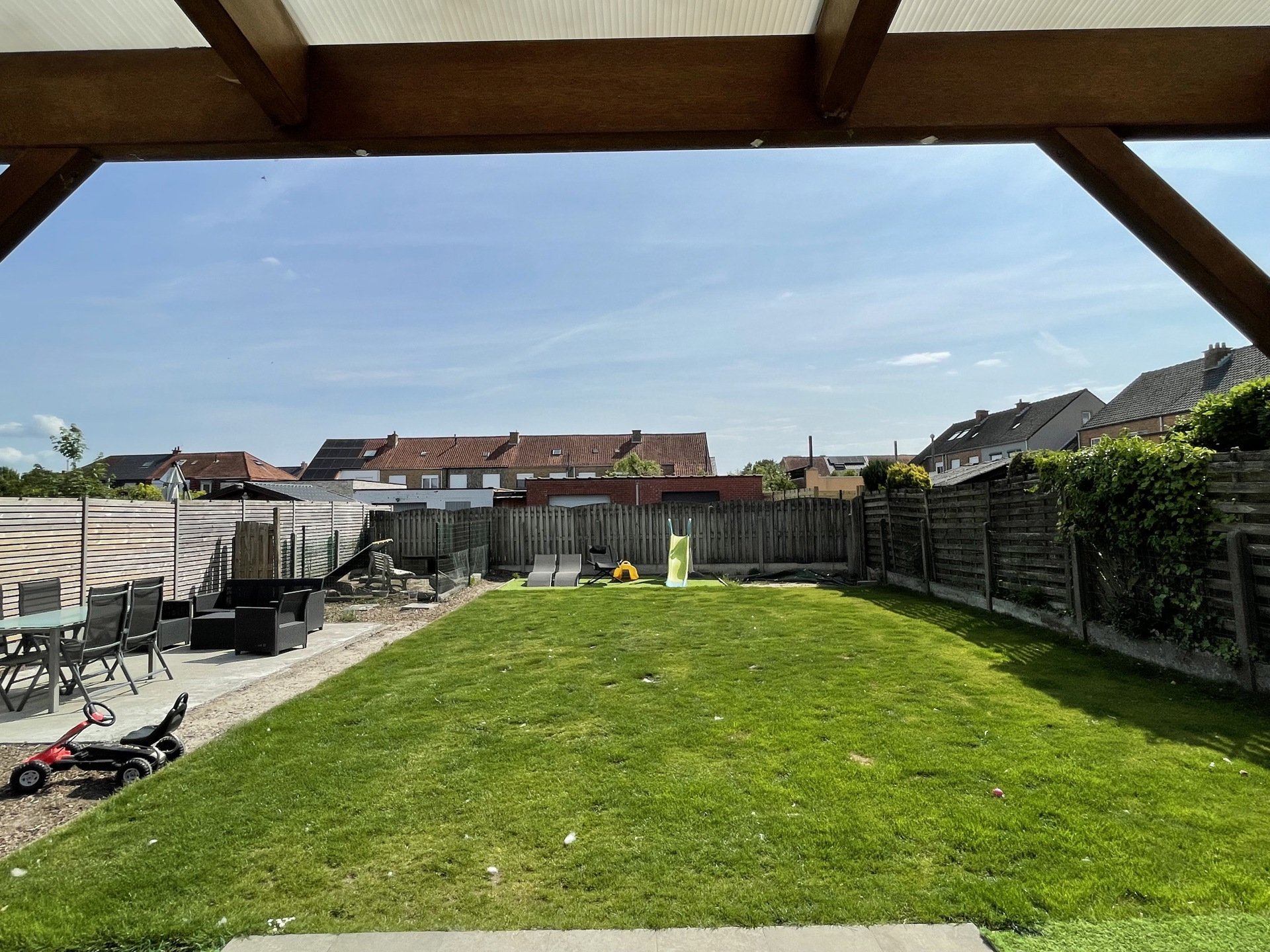 Leuke HOB met 4 SLK, grote tuin, garage en ZONNEPANELEN - foto 2
