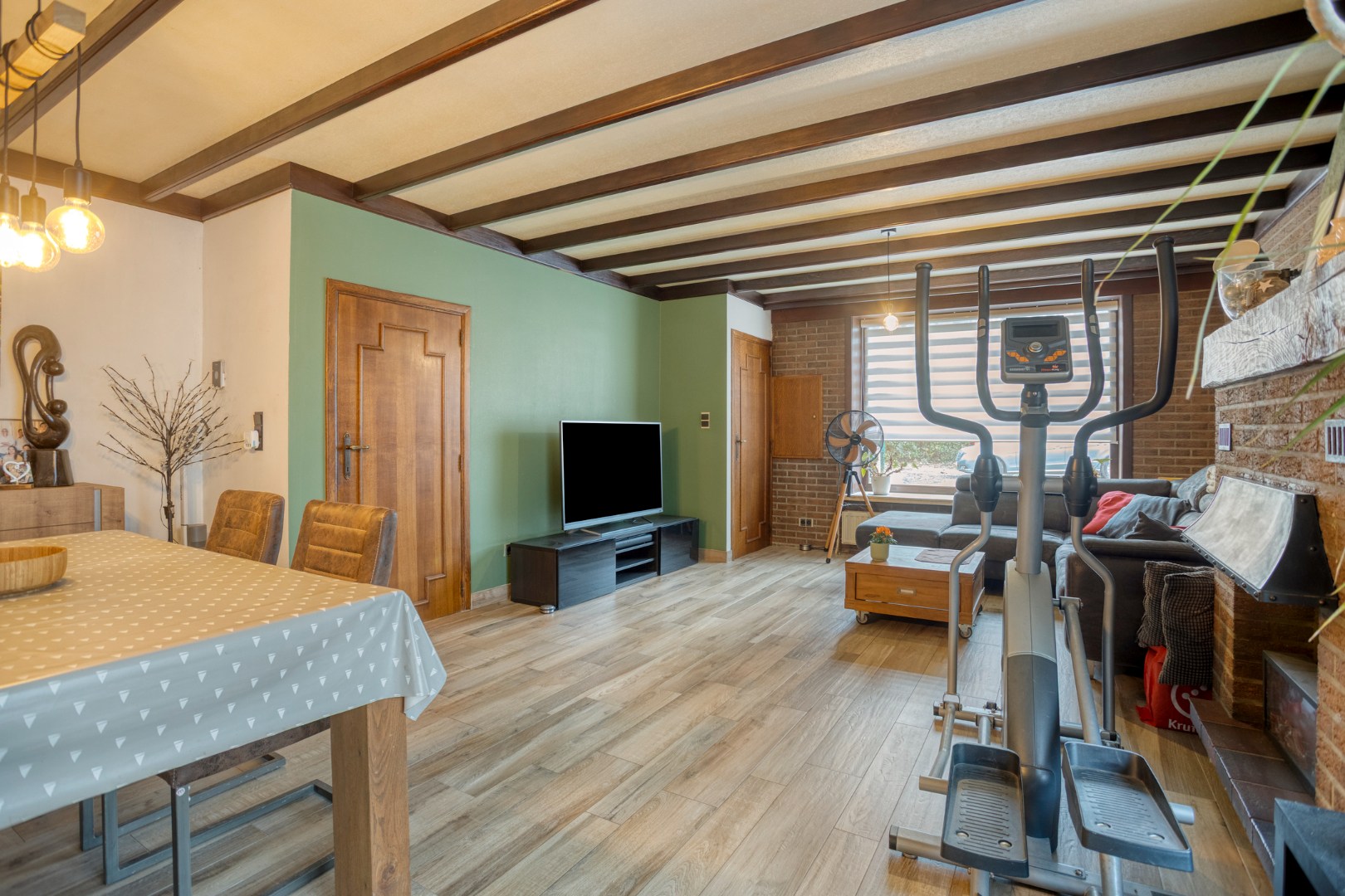 Instapklare charmante woning met 4 slpks, gelegen op een perceel van 438m² ! - foto 4