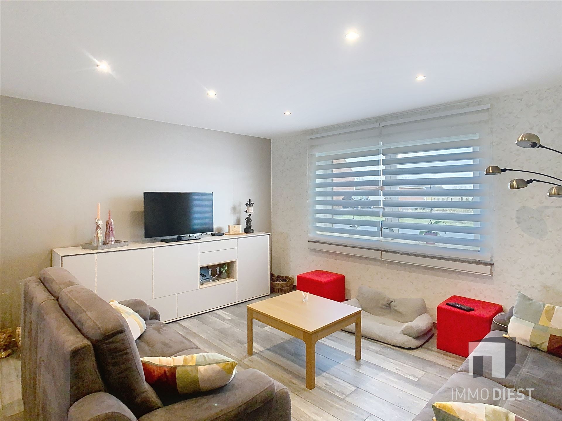 Volledig gerenoveerde halfopen bebouwing op 8a - foto 4