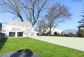 Ontdek dit prachtige nieuwbouwproject aan de Hogestraat, met vier stijlvolle en energiezuinige stapelwoningen. Deze gelijkvloerse woning biedt...