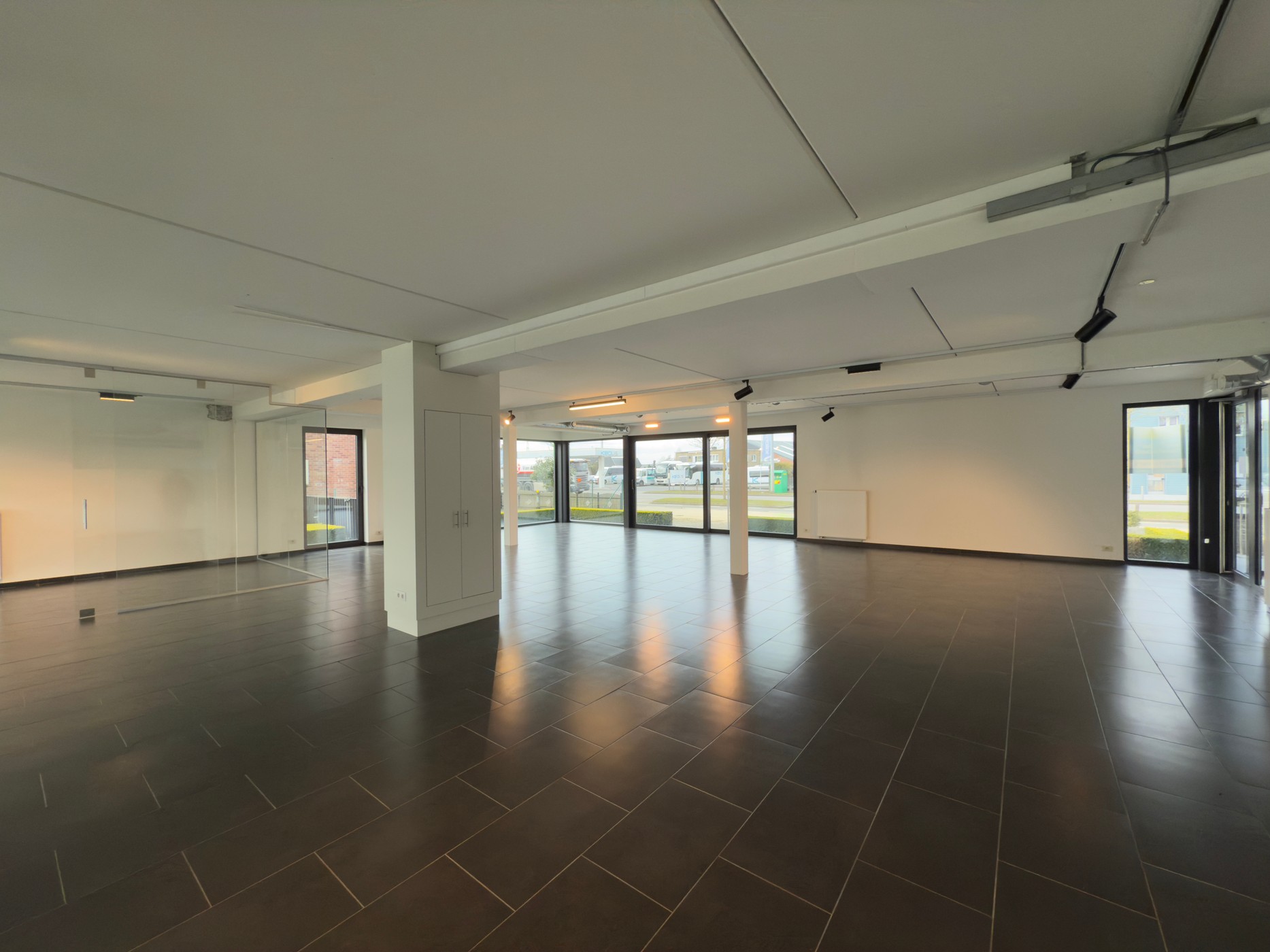 Handelsruimte/kantoorruimte 188 m² gelegen langs de Rijksweg te Zulte - foto 4