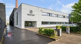 Fantastisch gelegen kantoorruimte van 972 m² te huur gelegen in het bedrijventerrein Groenbek nabij de Expresweg (850 m) met een...