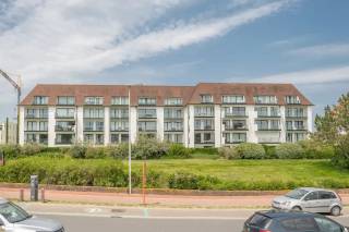 Ruime zuidgerichte studio met aparte slaaphoek, ruim terras en garagebox in de prestigieuze residentie Lekkerbek aan de wandeldijk in het ZouteInkom...